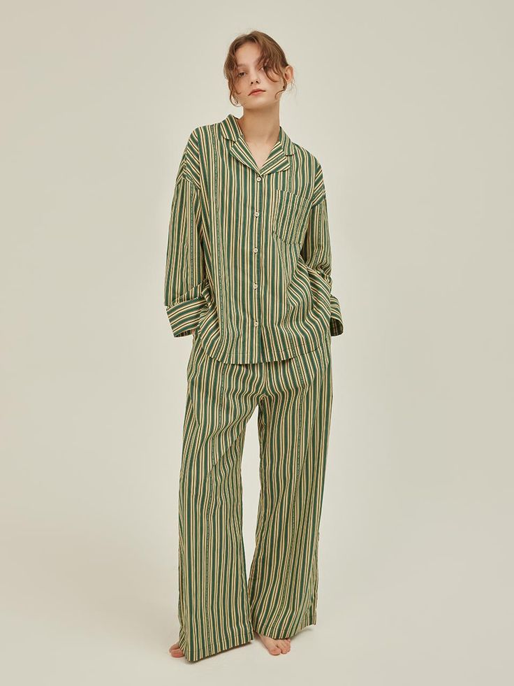 Composition : Cotton 100%Country of Origin : Republic of Korea Pajama Couple, Pajama Ideas, 2025 Wardrobe, Ballet Outfits, House Fits, Embroidered Pajamas, Chic Loungewear, Vintage Loungewear, Striped Pajama Pants