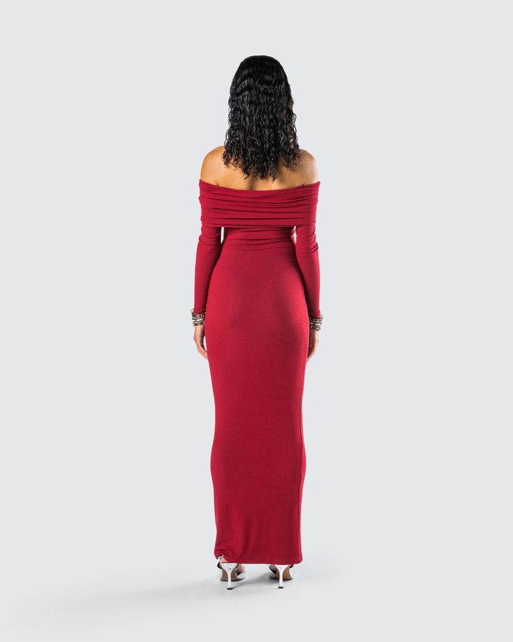 They will all be hot for you in this burgundy maxi dress 😜 With an off-shoulder design and folded overlay - this piece, made from stretch jersey fabric, is the epitome of chic allure ❤️ Burgundy Wedding Dress Guest, Long Sleeve Dress Birthday, Classy Winter Dress, Extra Fits, Shoulderless Dress, Red Off The Shoulder Dress, Burgundy Wedding Dress, Fall Maxi Dress, Dress For Body Shape