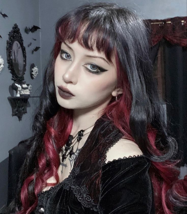 Black And Red Hair, Vampire Hair, Goth Hairstyles, Modern Goth, Gothic Hairstyles, Goth Hair, Vibrant Hair, Pretty Hair Color, Goth Style