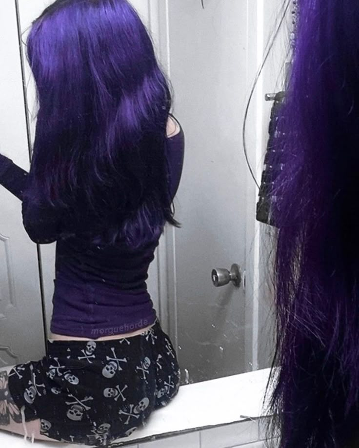 Dark Blue Purple Hair, Purple Goth Hair, Purple Hair Goth, Purple Hair Pfp, Vibrant Purple Hair, Plum Purple Hair, Fuschia Hair, Deep Purple Hair, Long Purple Hair