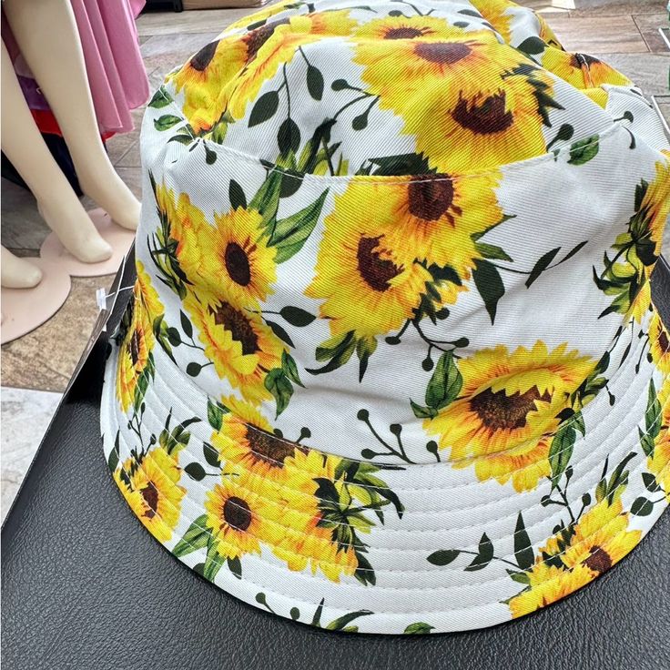 Reversible Sunflower Print Bucket Hat - Protect Yourself From The Sun With This Double-Sided Sunscreen Hat! Yellow Bucket Hat Sun Hat, Yellow Summer Bucket Hat For Spring, Yellow Bucket Hat For Beach, Adjustable Yellow Bucket Hat For Spring, Trendy Yellow Bucket Hat For Spring, Trendy Yellow Bucket Hat For Summer, Trendy Adjustable Yellow Bucket Hat, Casual Flower Hat For Vacation, Casual Flower-shaped Hats For Vacation