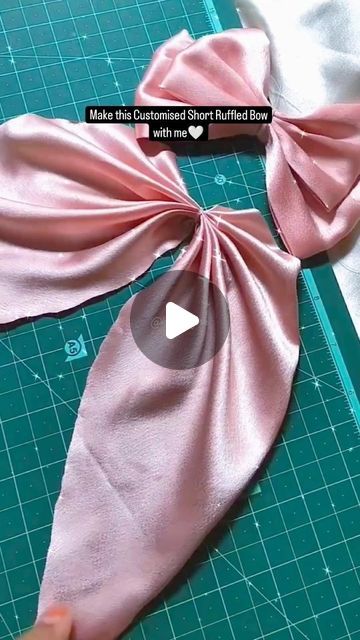 Scrunchies Tutorial, Pig Tail Bows, Bow Scrunchie, Diy Bows, Bow Making, Handmade Bows, How To Make Bows, Chennai, Scrunchies