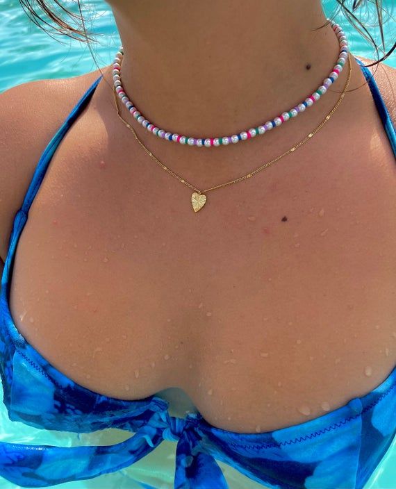 Summer Pearls Chocker | Etsy Cute Beads Necklaces, Flat Beaded Necklace, Pearl Summer Necklace, Summer Necleses, Homemade Summer Jewelry, Cute Summer Jewelry Diy, Cute Necklace Combos, Beaded Chocker Neckless, Beaded Necklace Inspo Summer