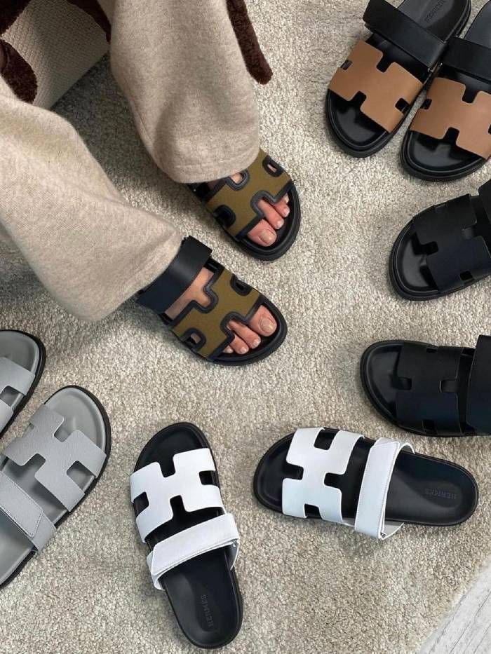 Chunky Leather Sandals, Women Slippers Fashion, Pretty Sneakers, Woven Leather Sandals, Pretty Sandals, Strappy Platform Sandals, Flip Flops Style, Shoes Outfit Fashion, Fashion Slippers