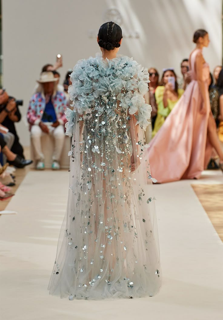 Elie Saab Designer, Flowy Long Dress, Forest Dress, Fashion Advisor, Haute Couture Looks, Elie Saab Haute Couture, Flowy Dress Long, Blue Organza, Long Cape