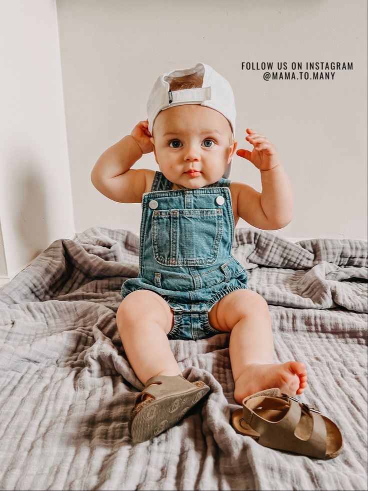 Baby Boy Overalls Outfit Summer, Baby Overalls Photoshoot, Baby Boy Overalls Outfit Pictures, Baby Boy Summer Outfits 6 Months, Baby Boy In Overalls, Baby Overall Outfit, Baby Boy Overalls Outfit, Baby In Overalls, 6 Month Baby Picture Ideas Boy