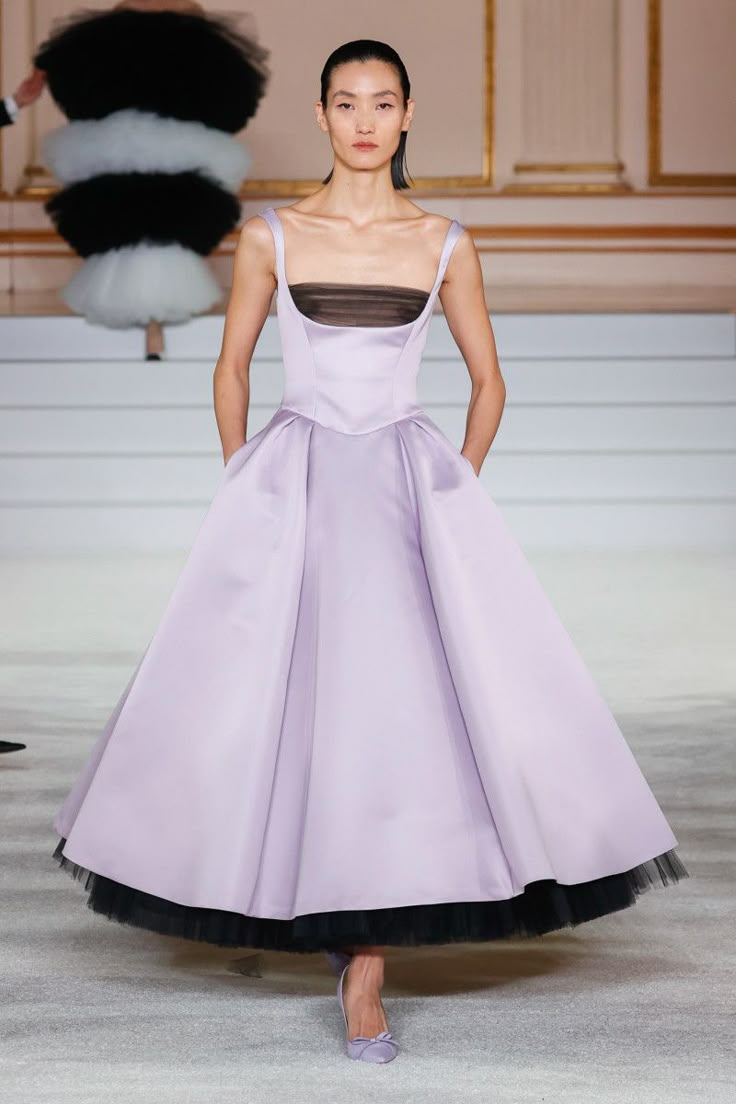 Nyfw 2023, Violet Crown, Caroline Herrera, Carolina Herrera Gown, Roll Dress, Midi Gowns, Carolina Herrera Dresses, Fw 2024, Winter 2023