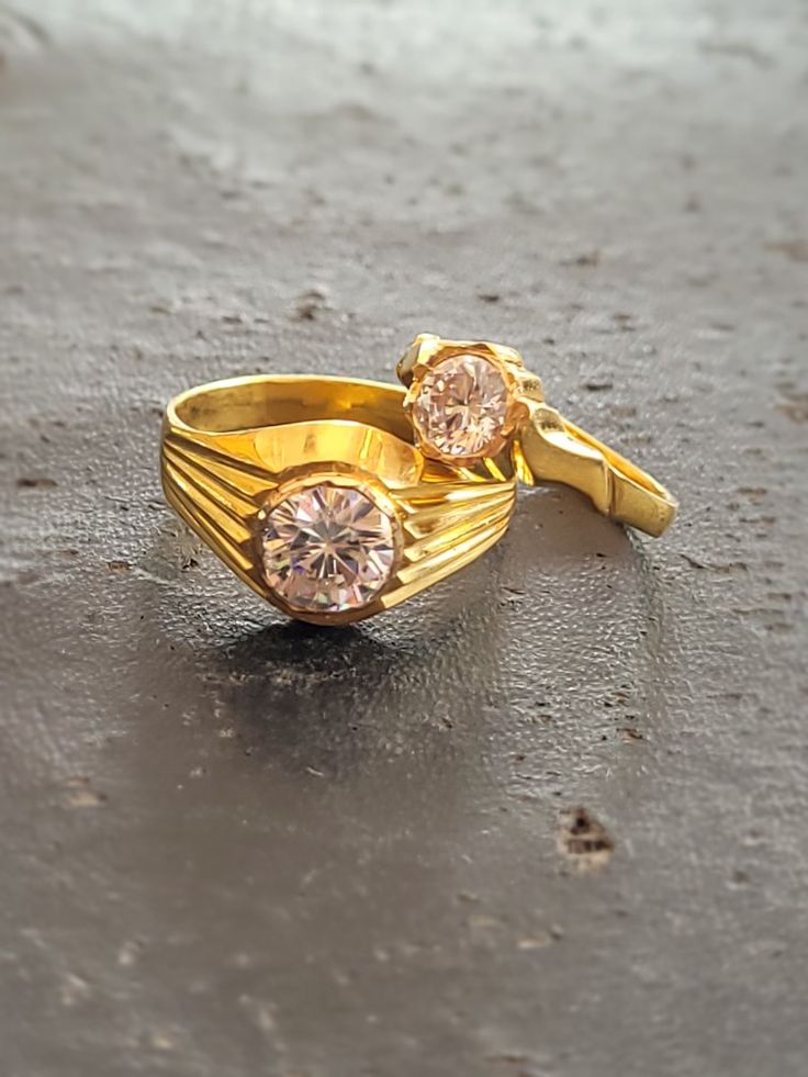 1 Stone Ring, Red Blouse Design, Gents Rings, Gold Neck Chain, Horse Logo Design, Couple Design, Golden Rings, Ring Jewellery Design, Gents Ring