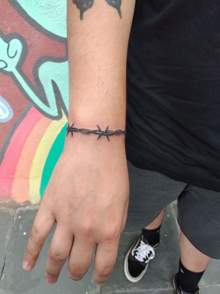 Tattoo Barbed Wire Tattoo Around Wrist, Barbed Wire Arm Tattoo Women, Barb Wire Bracelet Tattoo, Barbwire Band Tattoo, Barb Wire Around Wrist Tattoo, Barbwire Wrap Around Tattoo, Tattoo Ideas For Men Barb Wire, Wrist Barbed Wire Tattoo, Barbwire Bracelet Tattoo