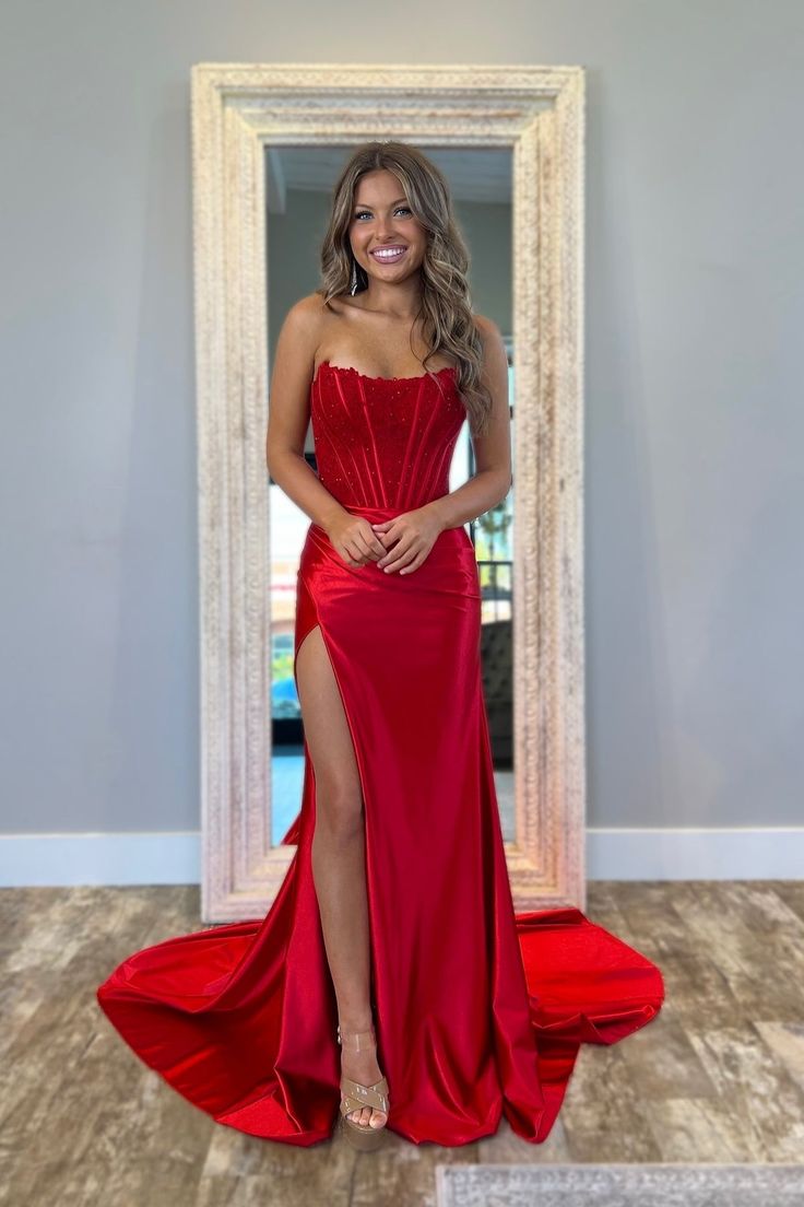 Red Satin Prom Dress, Mermaid Applique, Feather Prom Dress, Prom Fashion, Prom Dress Inspo, Long Party Dress, Mermaid Evening Gown, Prom Dresses 2024, Prom Dresses 2020