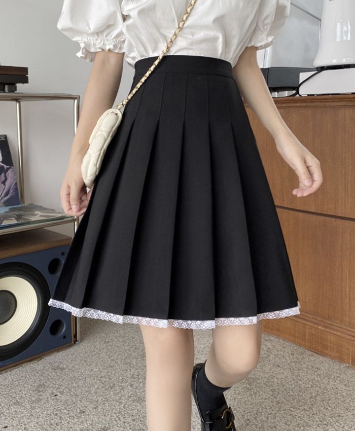 Black A line lace skirtColor: blackSize(cm): S, M, L, XL, 2XL, 3XLS length 50 waist 60-85M length 50 waist 65-90L length 50 waist 70-95XL length 50 waist 75-100&ltp&gt2XL length 50 waist 80-105&lt/p&gt&ltbr/&gt&ltp&gt3XL length 50 waist 85-110&lt/p&gt&ltbr/&gt Outfits With Pleated Skirts, Tomboy Type, Femboy Outfit, Bts Wings, Walking Out, Out Of The Closet, Early Spring Outfits, Pleated Skirts, Current Fashion Trends