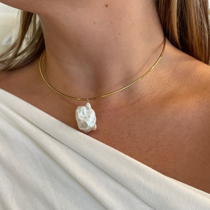 Priscilla pearl cuff necklace So elegant! Pair with your Priscilla earrings! Cuff Necklace, Pearl Cuff, Only Hearts, Stacked Necklaces, Spring Capsule, Dress Hairstyles, Italian Summer, Anklet Bracelet, Hat Hairstyles