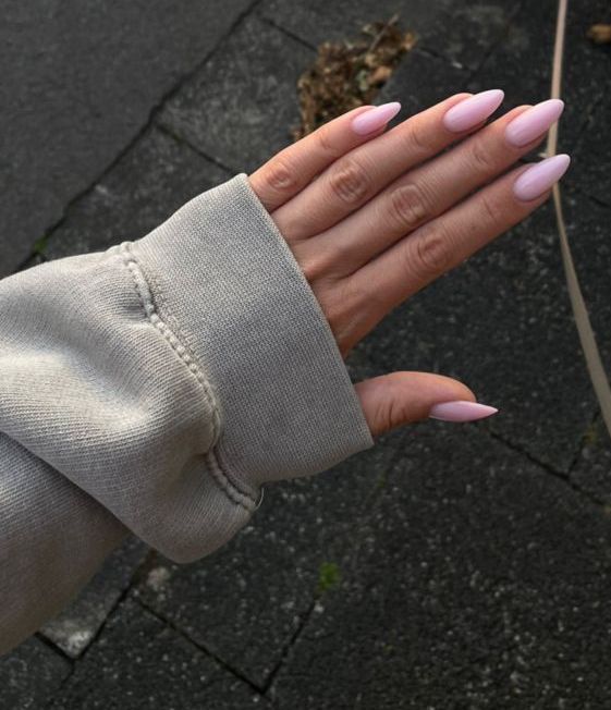 Clean Girl Nails Short, Light Pink Nails Coffin, Pink Nail Aesthetic, Pink Nails Coquette, Nail Inspo Clean Girl, Powder Pink Nails, Light Color Nails, Pink Nails Chrome, Chrome Nails Almond