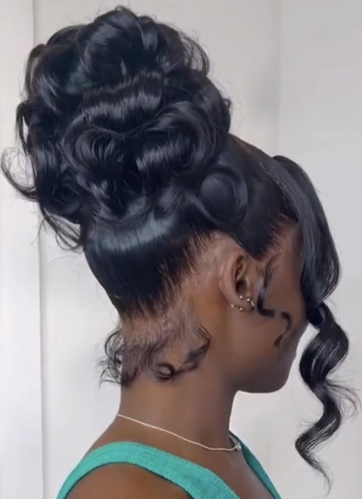 Hair Looks For Prom, Prom Hair Styles, Hottest Hairstyles, Sleek Ponytail Hairstyles, Birthday Hairstyles, Quick Weave Hairstyles, Birthday Hair, Prom 2024, Prom Inspo