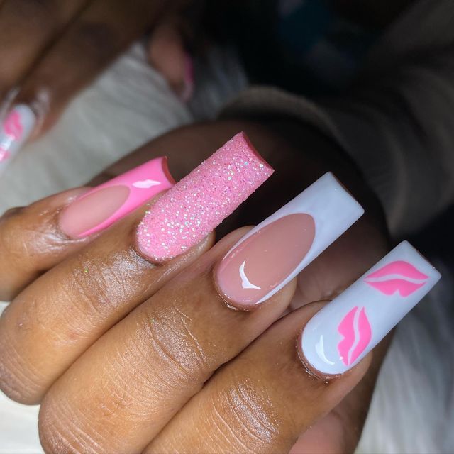 Pink In White Nails, Pink And White With Design Nails, Pink And White Gel X Nails, Long Square Nails Design Ideas Summer, White And Pink Nails Acrylic, White Nails And Pink, Pink And White Short Nails, Kiss Nails Designs, Acrylic Nails Coffin Ideas