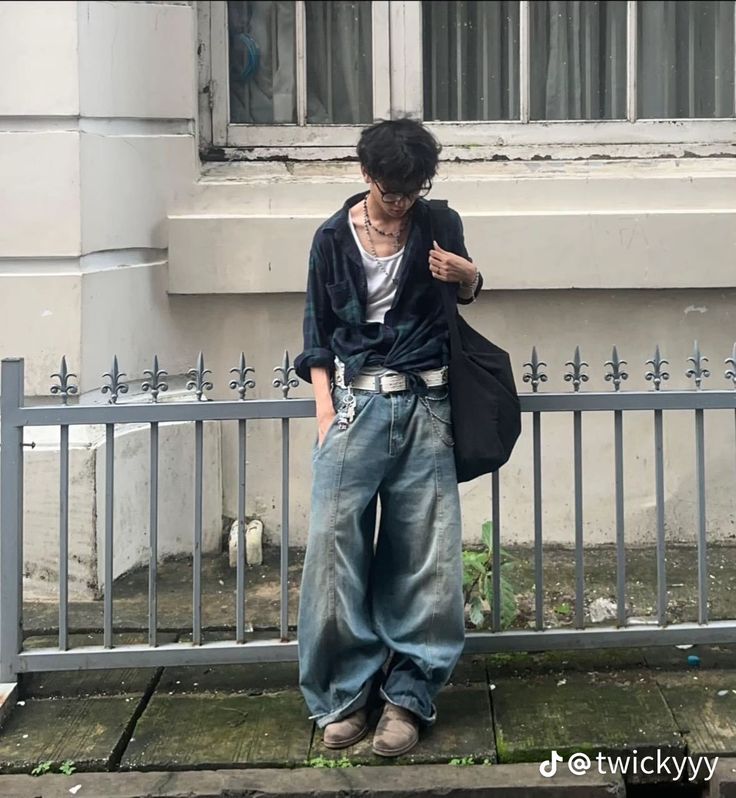 Men’s Archive Fashion, Grunge Subculture Fashion, K Style Korean Outfits Man, Men’s Ootd, Japanese Fashion 2000s Men, Winter Men Fits, Man Fits Aesthetic, Masc Clothing Aesthetic, Homeless Style Fashion