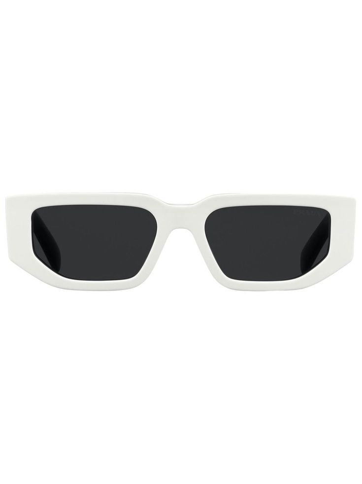 white acetate square frame tinted lenses straight arms curved tips logo-engraved arm All glasses from FARFETCH are sold as non-prescription frames. These glasses come with a protective case. Aesthetic Sun Glasses, Sunglasses For Round Face, Aesthetic Glasses, Aesthetic Sunglasses, Round Face Sunglasses, Sunglasses Trend, Sunglasses Y2k, Glasses Frames For Women, Glasses Inspo