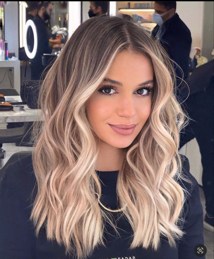 Tuns Bob Lung, Blonde Hair With Roots, Rambut Brunette, Summer Blonde Hair, Ombre Hair Blonde, Dark Roots Blonde Hair, Balayage Blonde, Brown Hair Balayage, Balayage Hair Blonde