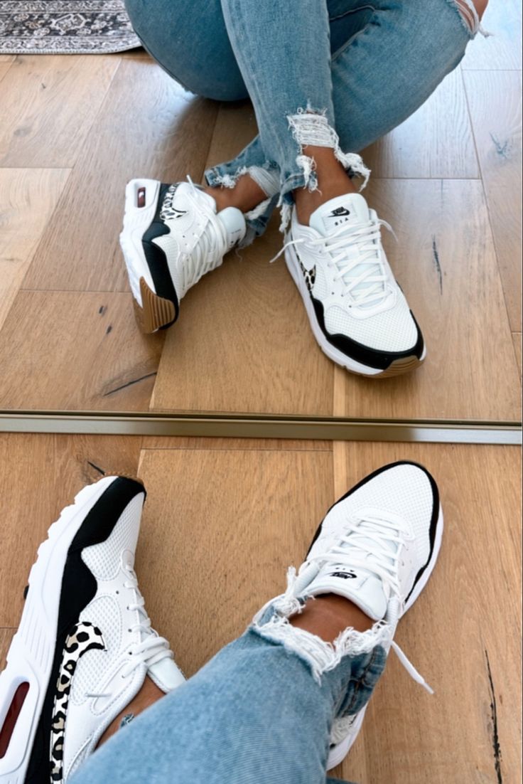 Nike Air Max Leopard, Nike Leopard Sneakers, Air Max Outfit Women Jeans, Air Max 1 Outfit Woman, Airmax Outfits, Air Max Outfit Women, Nike Air Max Outfits, Nike Airmax Outfit, Trendy Nike Sneakers