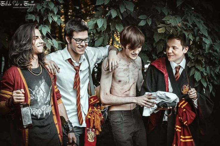 harry potter and his friends are all dressed up for the movie's official photo shoot