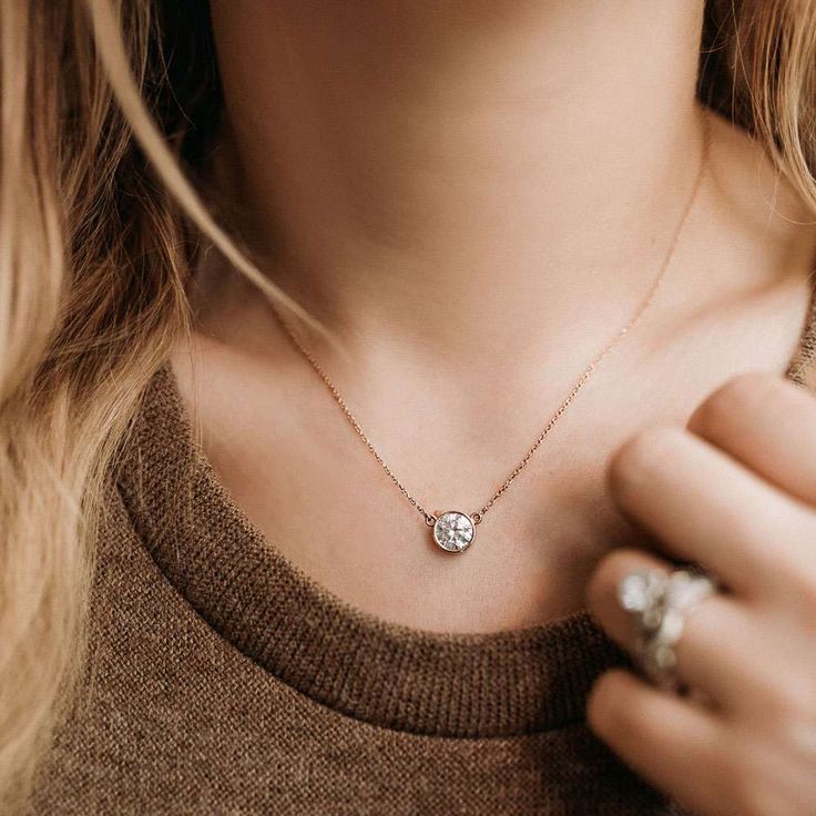 This classic Bezel Pendant is set with a Round Cut Lab Grown Diamond center stone on a 16 inch, 1.4mm chain. | Metal Weight: 2.0gr. Bezel Necklace, Bezel Pendant, Green Diamond, Jewelry Packaging, Easy Gifts, Quality Diamonds, Bezel Setting, Diamond Pendant, Luxury Jewelry