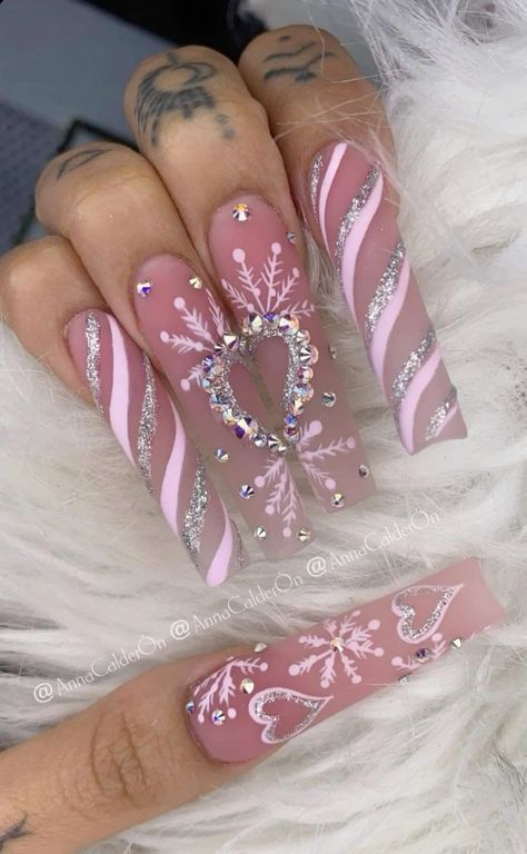 Bedazzled Christmas Nails, Trendy Oval Nails, Christmas Nails Glitter, New Years Nails, Long Acrylic Nail Designs, Winter Nails Acrylic, Nails Design With Rhinestones, Colored Acrylic Nails, Dope Nail Designs