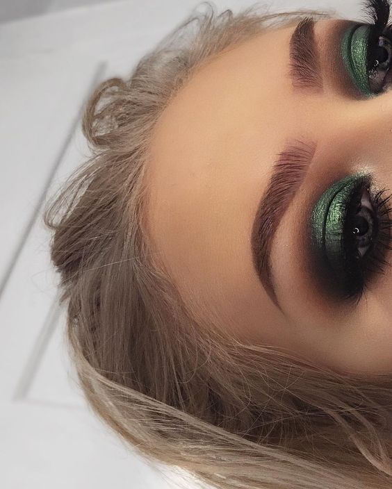 Fete Emo, Smink Inspiration, Glasses Makeup, Green Makeup, Beauty Make-up, Green Eyeshadow, Makeup Eye Looks, Smokey Eyes, Makeup Hacks