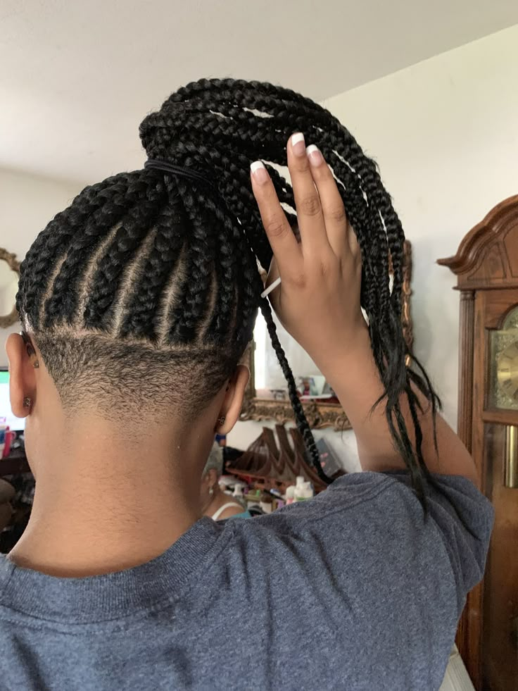 Corn Rows With Undercut, Dreads With Taper Fade Women, Undercut Black Women Nape, Undercut Box Braids, Undercut Black Women Braids, Undercut On Locs, Undercut And Braids, Undercut Braids Hairstyles Black Women, Black Woman Undercut