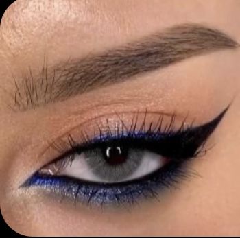 Navy Eye Makeup, Futuristic Nails, Navy Blue Makeup, Blue Eyeliner Makeup, Silver Eye Makeup, Ball Makeup, Maquillage On Fleek, Blue Eyeshadow Looks, Under Eye Makeup