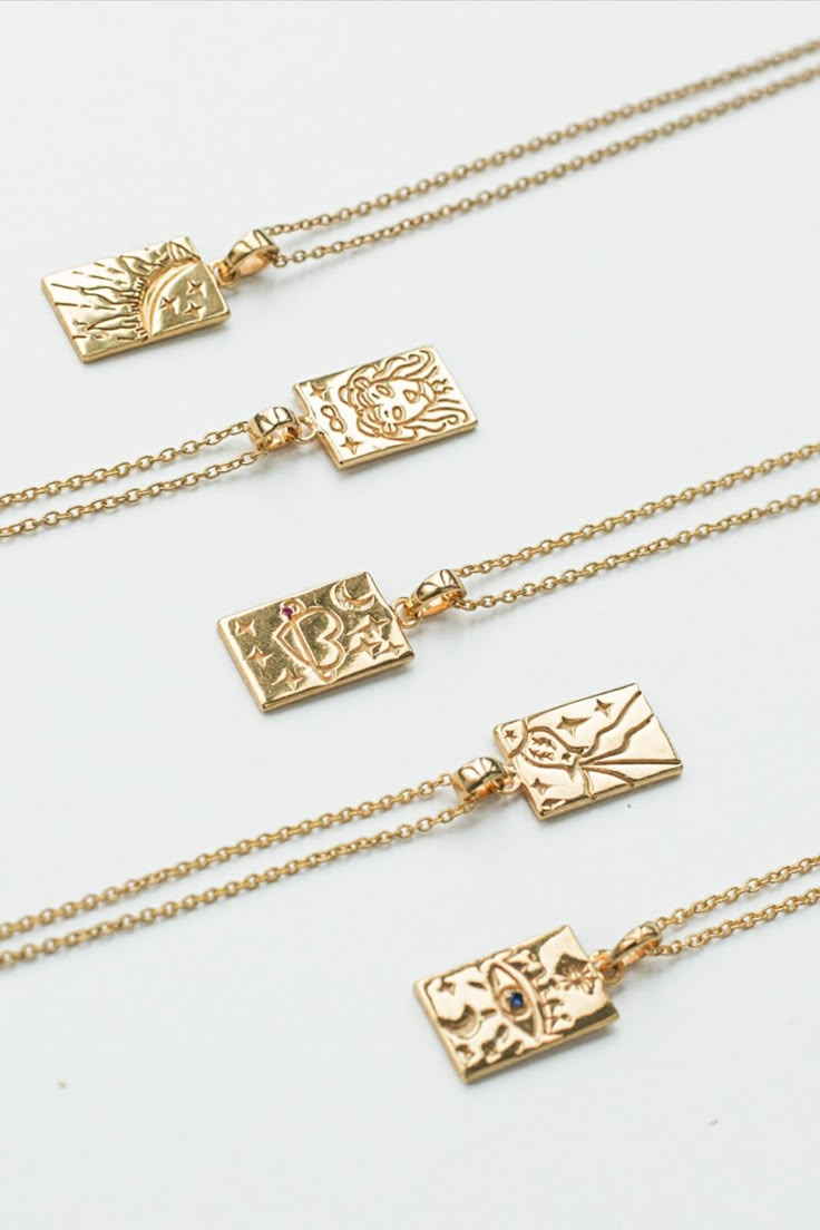 Create patterns with different angles for when using 3 or more same shape pieces. dynamic product shots make eye catching photos for your jewellery business. 
I am a jewellery photographer- these shots were for @luvloopsjewellery Jewellery Ecommerce Photography, Necklace Product Photography Ideas, How To Photograph Necklaces, Jewelry Product Photography Aesthetic, Purse Aesthetic Photo, Product Photography For Jewelry, Photo Product Ideas Jewelry, Jewelry Accessories Photography, Jewelry Staging Ideas