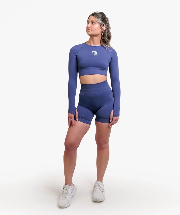 The Move Seamless Crop Top is crafted to be strong, utilizing 81% nylon and 19% elastane. Its seamless design offers both comfort and freedom of movement for any workout. Stay stylish and supported with this essential piece of gym wear. Nylon Seamless Activewear, Nylon Seamless Sportswear Activewear, Versatile Seamless Nylon Activewear, Functional Nylon Activewear With Seamless Construction, Seamless Gym Top Made Of Recycled Polyester, Nylon Seamless Activewear For Gym, Nylon Activewear With Seamless Construction For Gym, Seamless Nylon Activewear For Pilates, Micro-elastic Functional Workout Tops