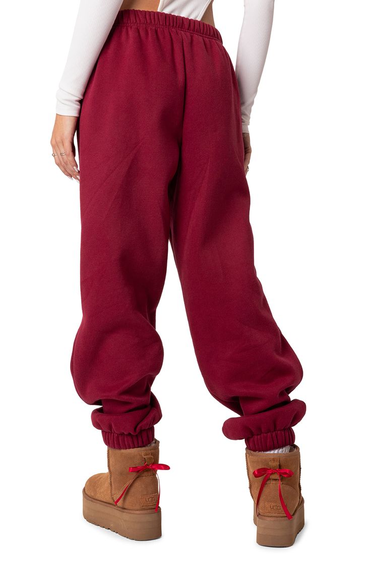 Love to lounge in these slouchy sweatpants crafted from a soft cotton blend with handy side pockets. Elastic waist Side pockets 50% cotton, 50% polyester Machine wash, dry flat Imported Oversized Sweatpants, Elastic Waist, Sweatpants, Cotton Blend, Nordstrom, Lounge, Size Medium, Elastic, Free Shipping