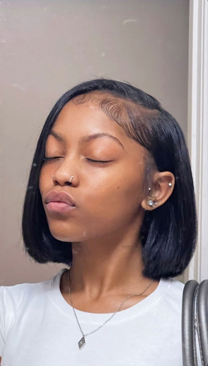 Natural Side Part Bob, Short Hair Curly Blowout, Cute Short Hairstyles For Black Women, Shoulder Length Hair Black Women, Fluffy Bob Black Women, Dyed Hairstyles, Natural Bob, Natural Hair Bob, Lisa Hair