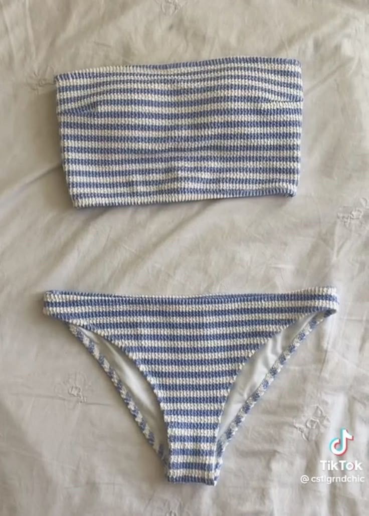 Swimsuit Inspo, Summer Wishlist, Strapless Swimsuit, Estilo Hippie, Coastal Granddaughter, Cute Bathing Suits, Swimming Costume, Summer Bikinis, Cute Bikinis