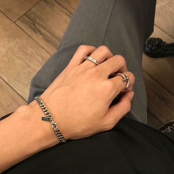 ethan hartman Bracelet Aesthetic Men, Rings Aesthetic Men, Rings For Men Aesthetic, Men Rings Aesthetic, Cool Bracelets For Guys, Hand With Ring, Guys Jewelry, Guy Jewelry, Hands With Rings