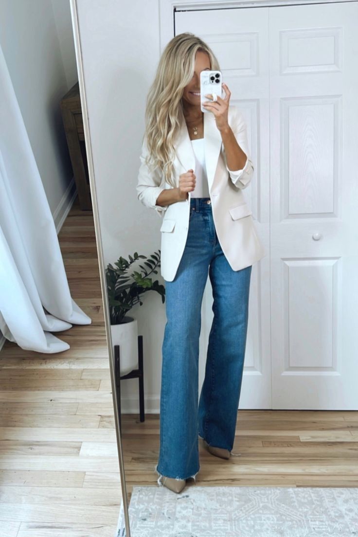 Jeans Outfit For Work, Wide Leg Jeans Outfit, Looks Jeans, Cooler Look, Stylish Work Outfits, Outfits 2023, Outfits Dresses, Casual Work Outfits, Blazer Outfits