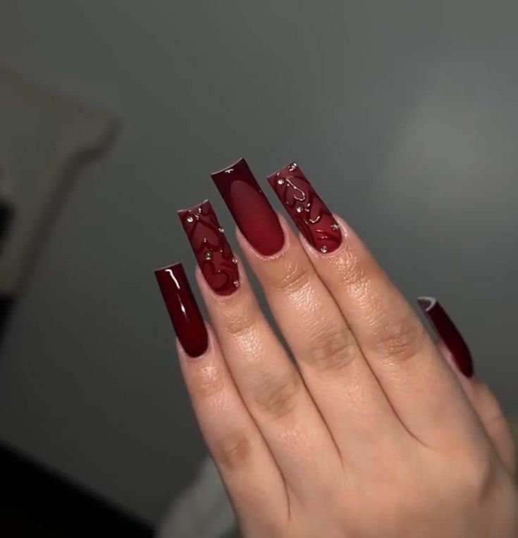 Wine Acrylic Nails, Dark Red Acrylic Nails Design, Dark Red Square Nails, Maroon Nails Acrylic, Vampire Red Nails, Dark Red Nails Design, Dark Red Nails Acrylic, Wine Nails Designs, Dark Red Acrylic Nails