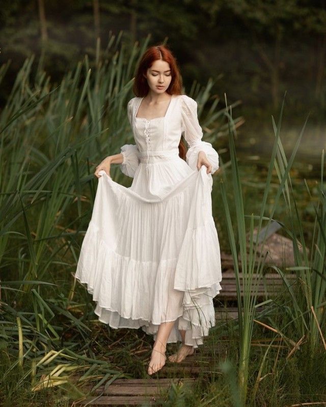 White Medieval Dress, White Victorian Dress, I Only See You, Forest Dress, Old Fashion Dresses, Old Dresses, Medieval Dress, Dress Aesthetic, Fairytale Dress