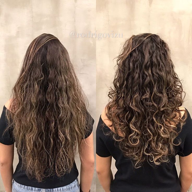 Estou postando menos esses dias porque estou um pouco doente 🤒 Mas taí o resultado de mais um Ritual DevaCurl 😉 #retrôhair #retrôsoul #devacurl #devacurlbrasil #cacheado #cabelonatural #cabelocacheado #antesedepois #antesydespues #eusouretro Long Layered Curly Hair, Perm Curls, Long Hair Perm, Curly Perm, Ombre Curly Hair, Deva Cut, Toddler Hair Styles, Hairstyles Bangs, Hair Perm