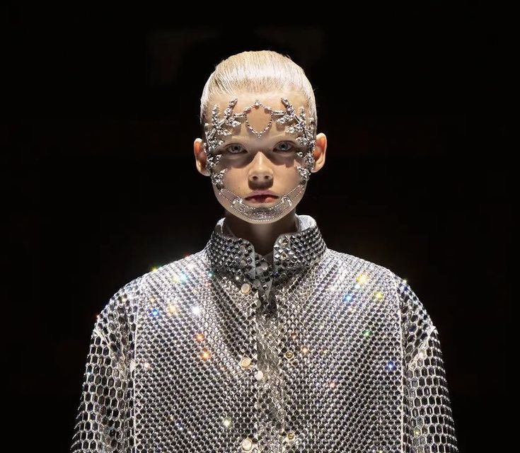 Fall 2022 Runway, Future Armor, Jack Kline, French Boy, Safe Makeup, Fashion Museum, 2022 Runway, Richard Quinn, Queen Of The Night