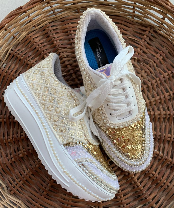 Diy Bridal Shoes Sneakers, Bridal Sneakers Diy, Bridal Sneakers Indian, Diy Wedding Shoes Sneakers, Tending Shoes, Sneaker Bride, Reception Sneakers, Indian Wedding Vibes, Haldi Photography Ideas