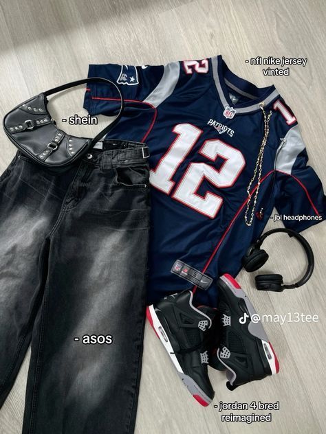 Jordan 4 Bred Outfits, Nfl Jersey Outfit, Classy Fashion Style, Street Style Outfits Casual, Casual Preppy Outfits, Jersey Outfit, Trendy Outfits For Teens, Outfit Inspo Casual, Streetwear Aesthetic