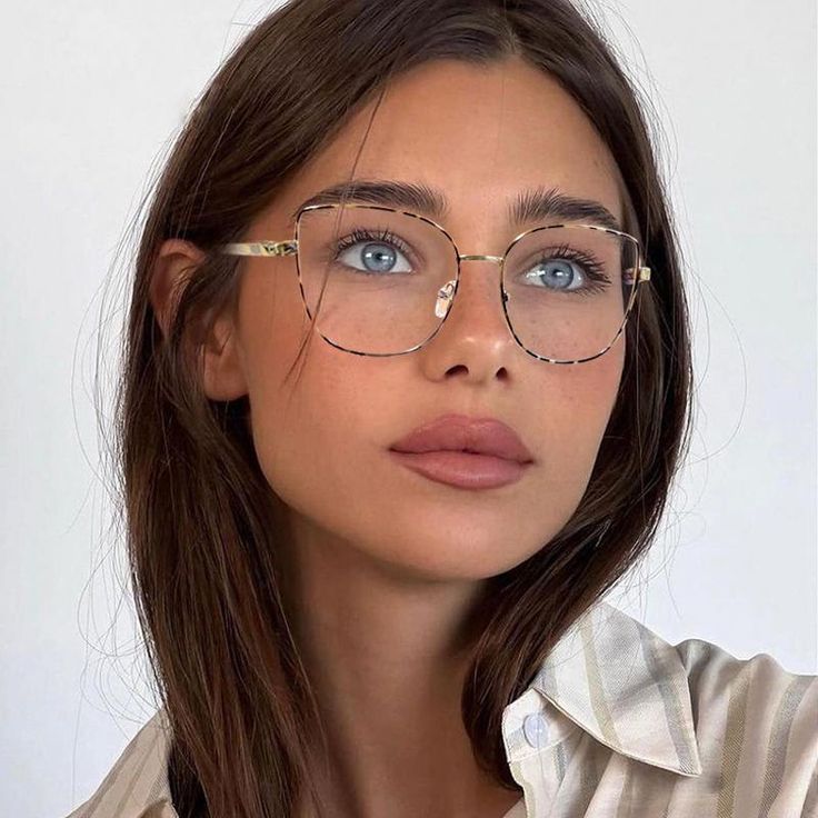 Explore Sllac's wide collection of stylish prescription eyeglasses. Find the perfect pair to suit your style and vision needs with fast shipping and great prices. Stylish Glasses For Women, Glasses For Oval Faces, Gold Rimmed Glasses, Glasses Outfit, Glasses Frames Trendy, Glasses For Round Faces, Classy Glasses, Glasses For Your Face Shape, Glasses Inspo