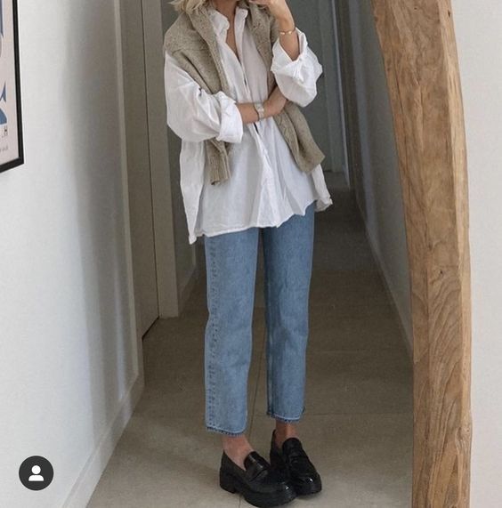 20+ Outfits With Loafers For A Classy Look | How To Wear Loafers How To Style Loafers, Loafer Outfits, How To Wear Loafers, Style Loafers, Looks Jeans, Loafers Outfit, Skandinavian Fashion, Trendy Mom, Outfit Jeans