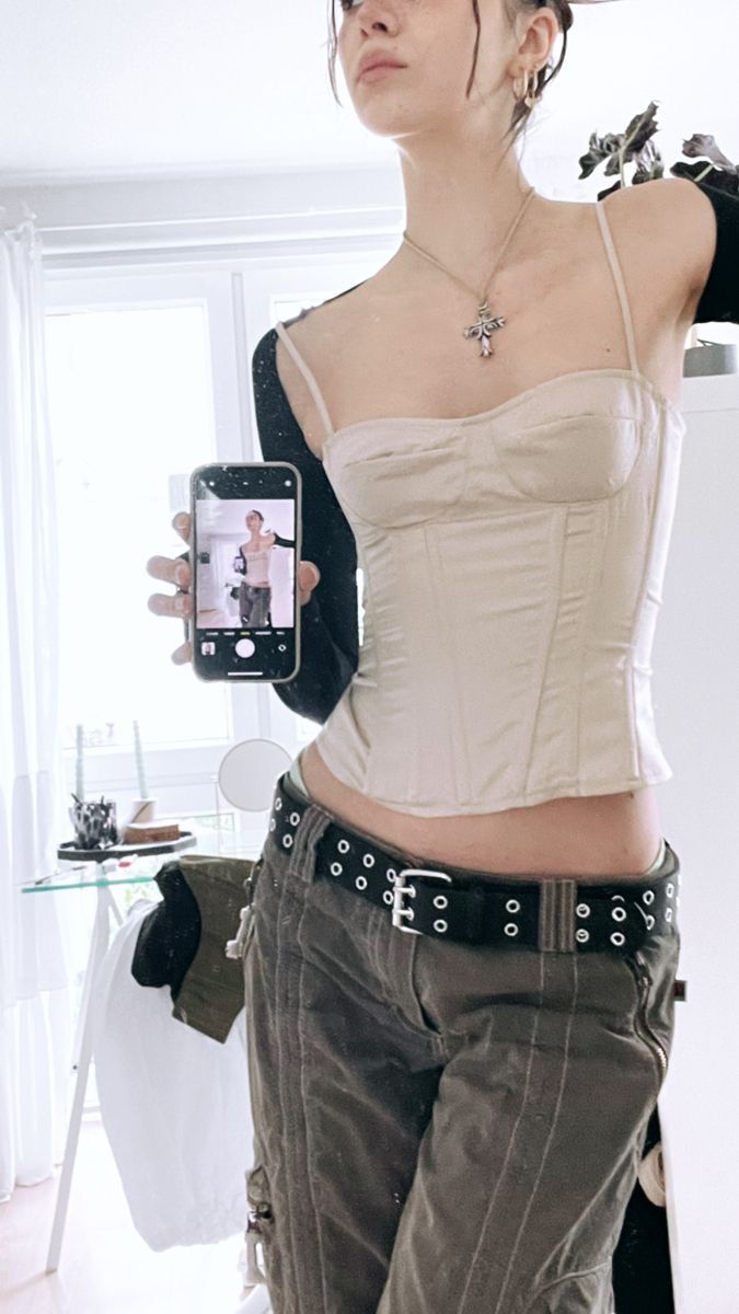 Phone Mirror Selfie, Singles Inferno, Aesthetic Closet, Outfit Info, Fashion 2025, Rings Style, Jeans Skirt, Jewellery Necklace, Aesthetic Shoes