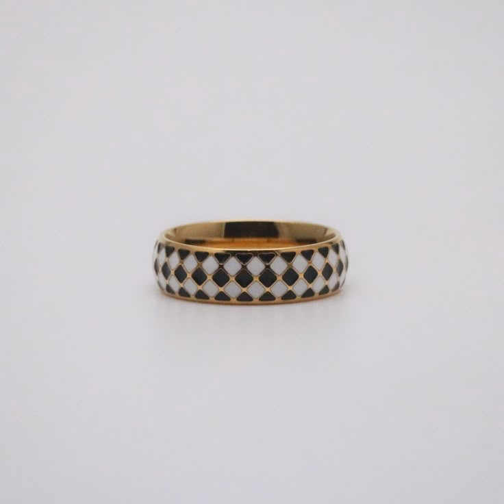 We say black and white are the most classic colors in this word. Featuring white and black checks, the waterproof Check Band Ring is the one that you never want to miss out when you go to a party, shopping, or just hang out with your besties. Affordable Classic Stackable Rings, Bamd Rings, Luxury Black Enamel Ring As Gift, Jewelry Lookbook, Mellow Yellow, Dream Jewelry, Stainless Steel Rings, Steel Ring, Looks Style