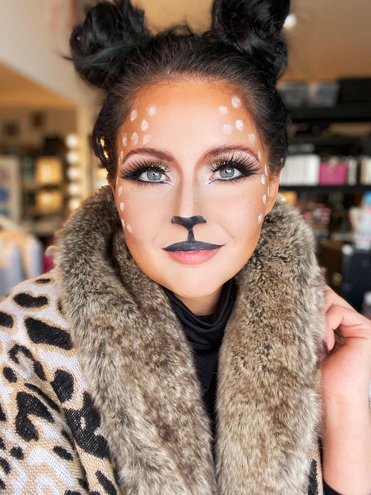 Maquillage Bambi Cher Iconic Outfits, Deer Halloween Makeup, Deer Halloween Costumes, Reindeer Outfit, Animal Makeup, Baby Halloween Outfits, Disney Themed Outfits, Couples Halloween, Halloween Costumes Makeup