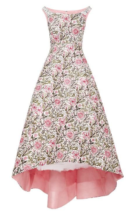 Embellished Floral Brocade Gown by Oscar de la Renta Brocade Gown, Chique Outfits, Salwar Kamiz, Casual Chique, Creation Couture, Gorgeous Gowns, Beautiful Gowns, Fancy Dresses, Eminem