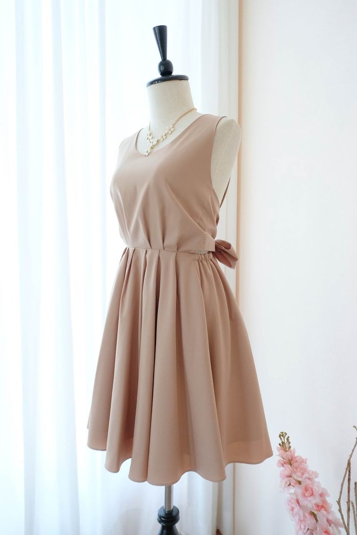 Wedding Guest Short Dress, Earring Shoot, Beige Party Dress, Dress Photoshoot Ideas, Model Background, Beige Party, Taupe Bridesmaid, Popular Bridesmaid Dresses, Party Dress Outfit