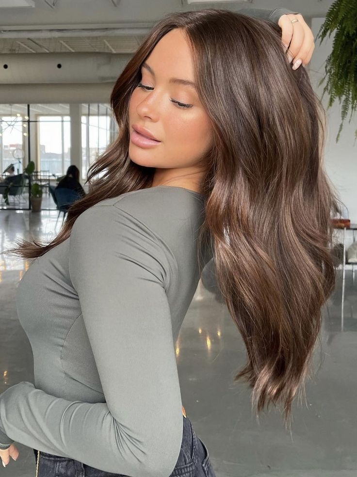 Light Brown Hair Styles, Brown Hair Styles, Rambut Brunette, Chocolate Brown Hair Color, Brown Hair Looks, Brown Hair Inspo, Brunette Hair With Highlights, Spring Hair Color, Brown Hair Balayage